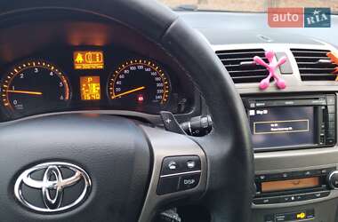 Универсал Toyota Avensis 2011 в Кривом Роге