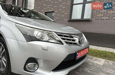 Универсал Toyota Avensis 2012 в Львове