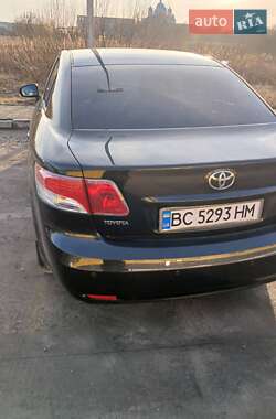 Седан Toyota Avensis 2009 в Червонограді