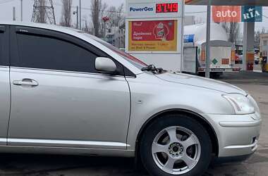 Седан Toyota Avensis 2005 в Николаеве