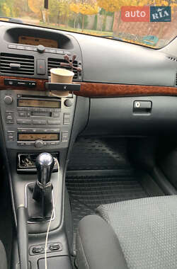 Универсал Toyota Avensis 2004 в 