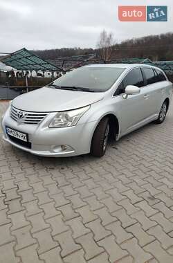 Універсал Toyota Avensis 2010 в Житомирі