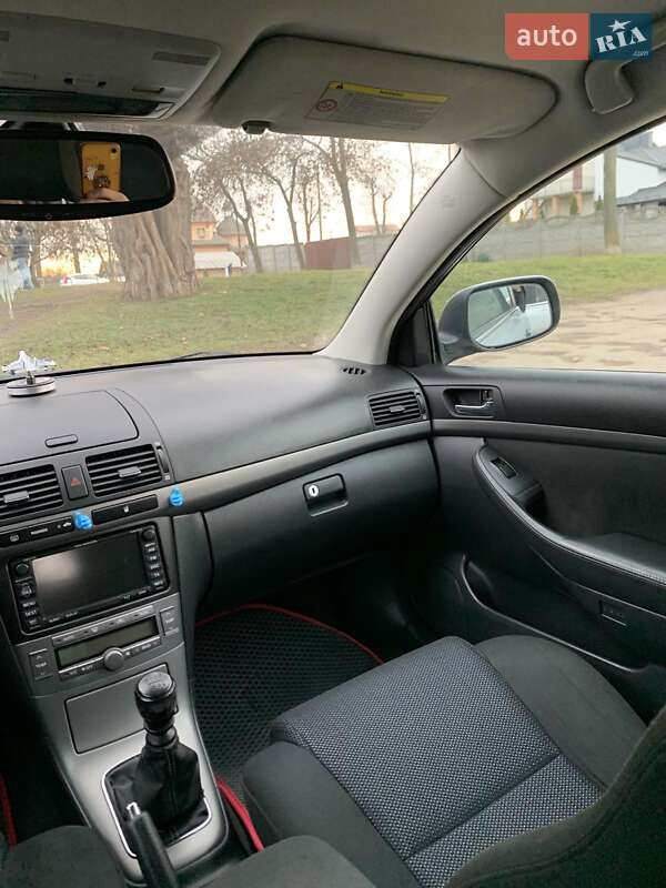 Універсал Toyota Avensis 2007 в Жовкві