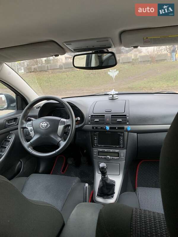 Універсал Toyota Avensis 2007 в Жовкві