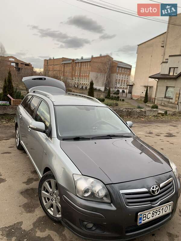 Універсал Toyota Avensis 2007 в Жовкві