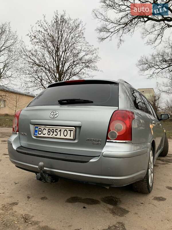Універсал Toyota Avensis 2007 в Жовкві