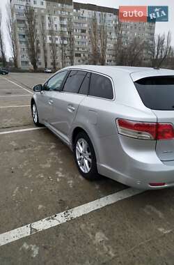 Універсал Toyota Avensis 2011 в Южноукраїнську