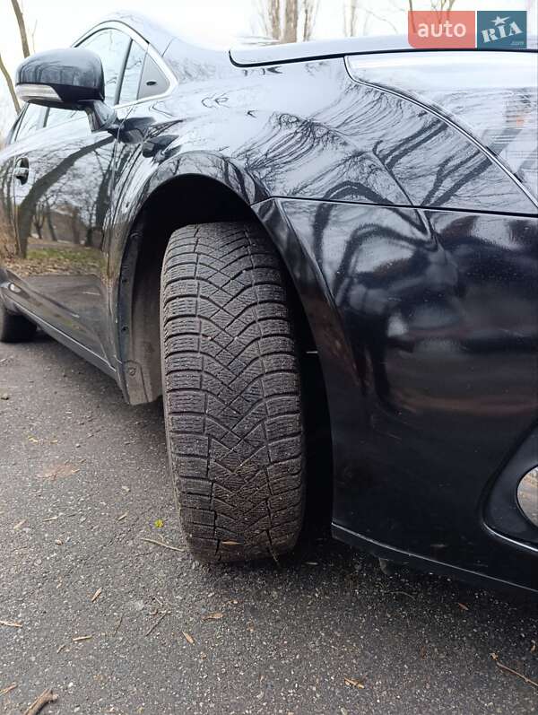 Седан Toyota Avensis 2014 в Каменке