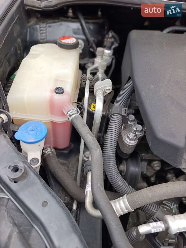 Седан Toyota Avensis 2014 в Каменке