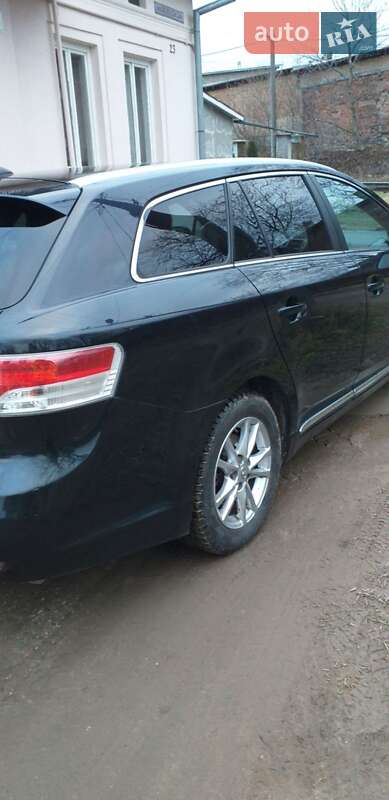 Универсал Toyota Avensis 2011 в Львове