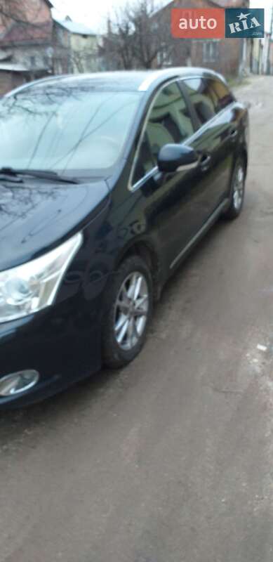 Универсал Toyota Avensis 2011 в Львове