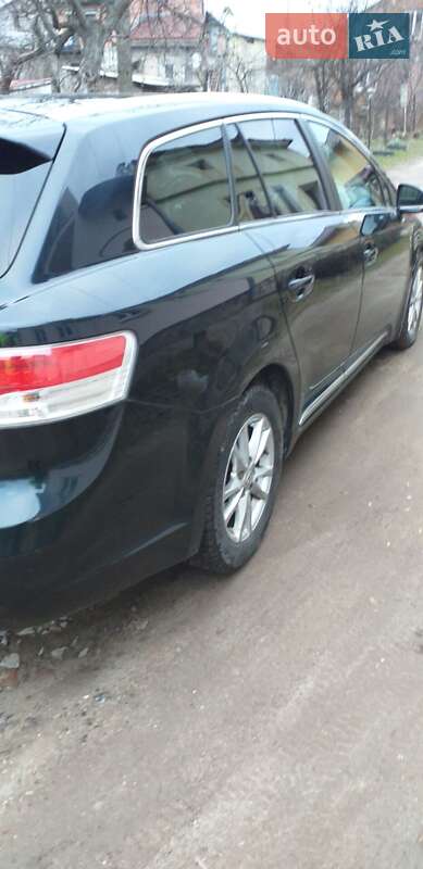 Универсал Toyota Avensis 2011 в Львове