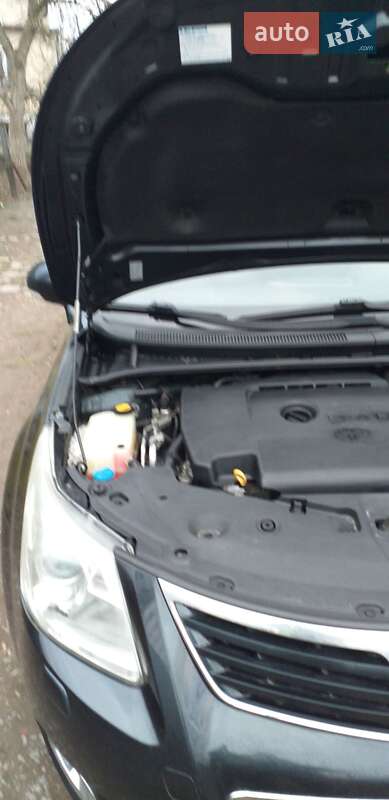 Универсал Toyota Avensis 2011 в Львове