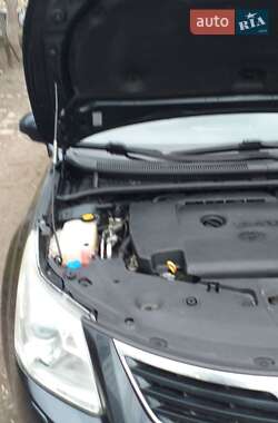 Универсал Toyota Avensis 2011 в 
