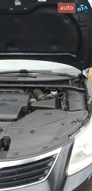 Универсал Toyota Avensis 2011 в Львове