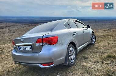 Седан Toyota Avensis 2012 в Івано-Франківську