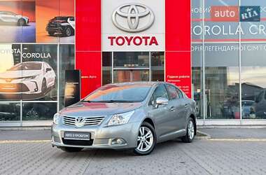 Седан Toyota Avensis 2011 в Ивано-Франковске