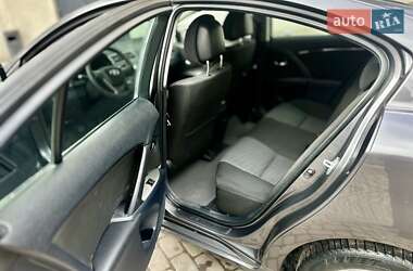 Седан Toyota Avensis 2011 в Тернополе