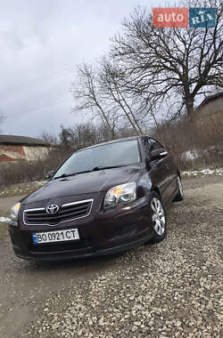 Седан Toyota Avensis 2007 в Тернополі