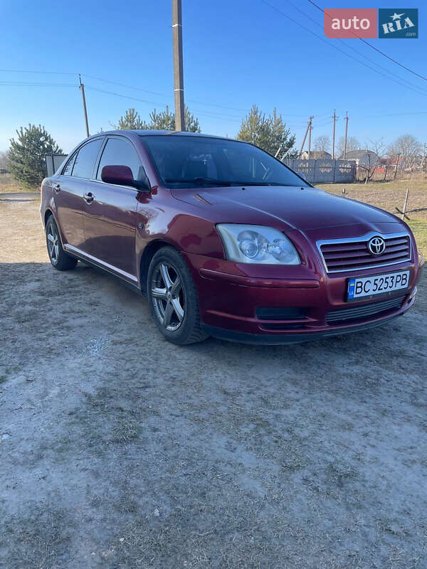 Седан Toyota Avensis 2004 в Жовкве
