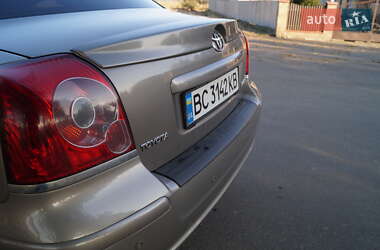 Седан Toyota Avensis 2006 в Львові