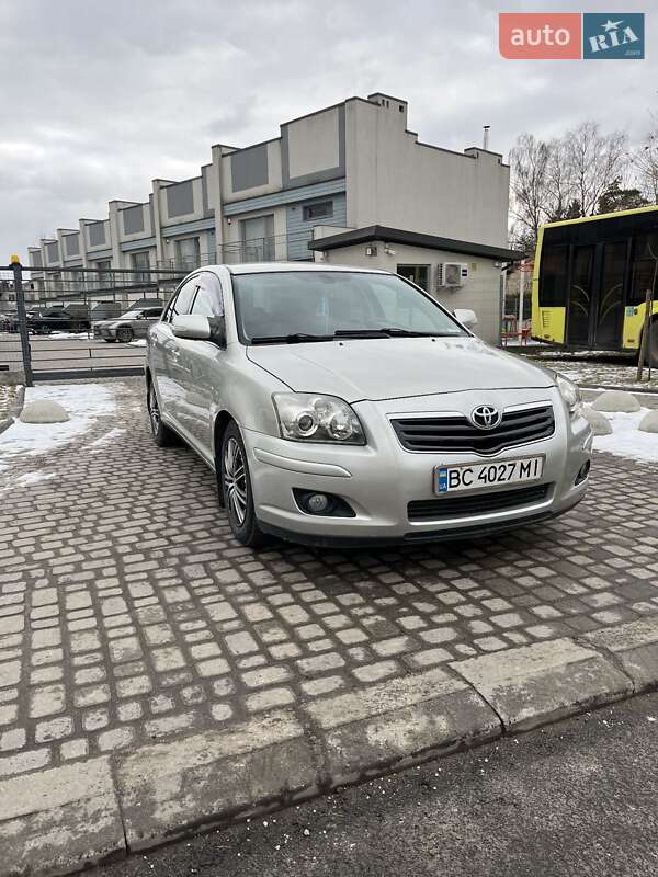 Седан Toyota Avensis 2006 в Львове
