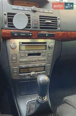 Седан Toyota Avensis 2004 в Стрые