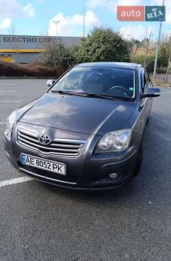 Седан Toyota Avensis 2008 в Днепре