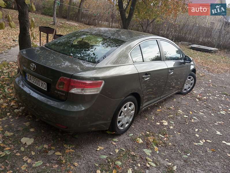 Седан Toyota Avensis 2009 в Хмельницком