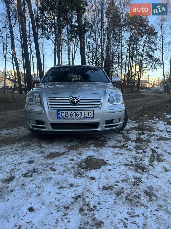 Универсал Toyota Avensis 2003 в Чернигове