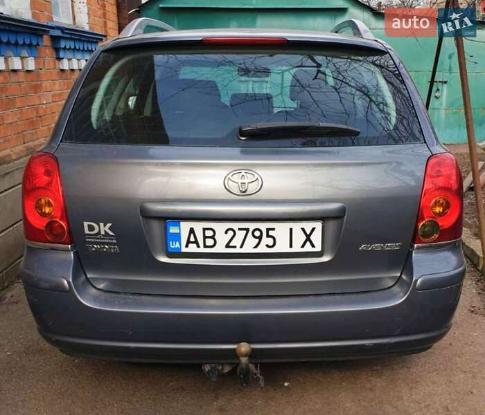 Универсал Toyota Avensis 2004 в 