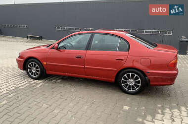 Седан Toyota Avensis 1998 в Каменец-Подольском