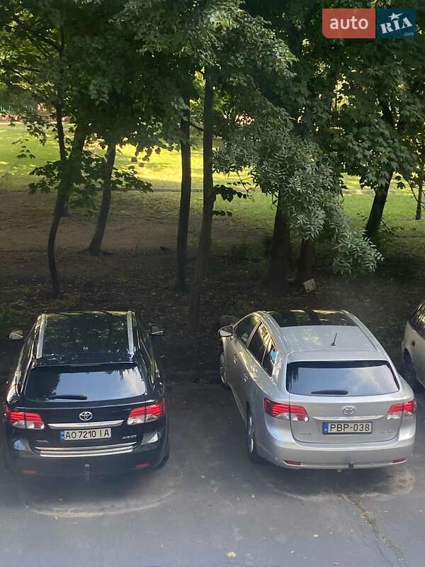 Универсал Toyota Avensis 2012 в Виноградове