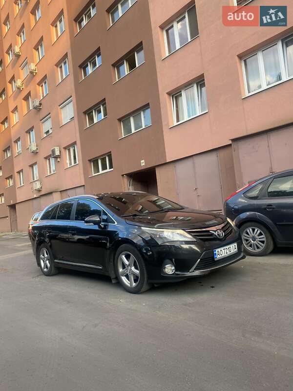 Универсал Toyota Avensis 2012 в Виноградове