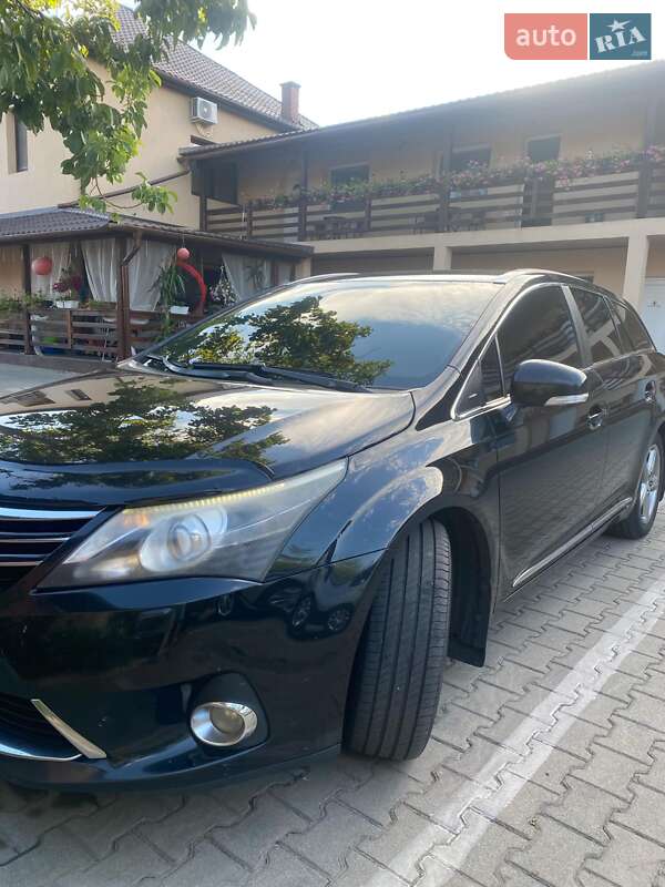 Универсал Toyota Avensis 2012 в Виноградове