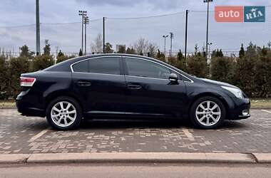 Седан Toyota Avensis 2011 в Кривому Розі