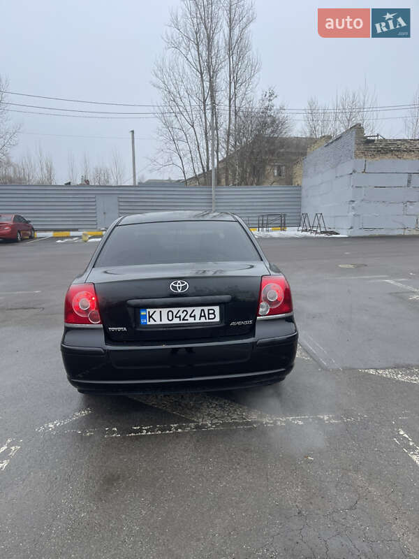 Седан Toyota Avensis 2008 в Ирпене