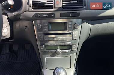 Седан Toyota Avensis 2006 в Киеве