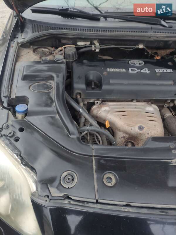 Седан Toyota Avensis 2004 в Белой Церкви