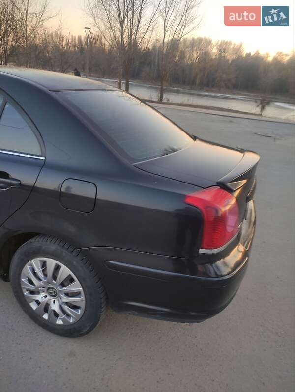 Седан Toyota Avensis 2004 в Белой Церкви