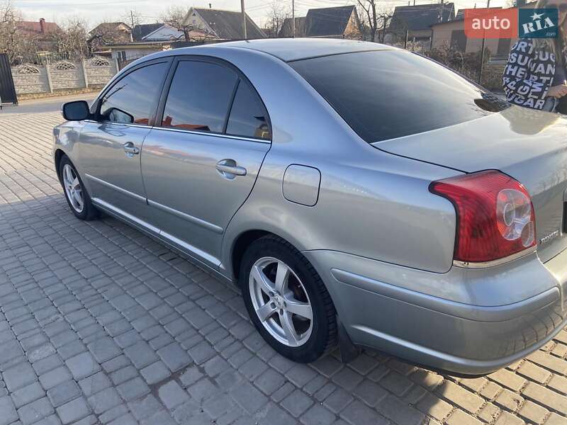 Седан Toyota Avensis 2007 в Виннице