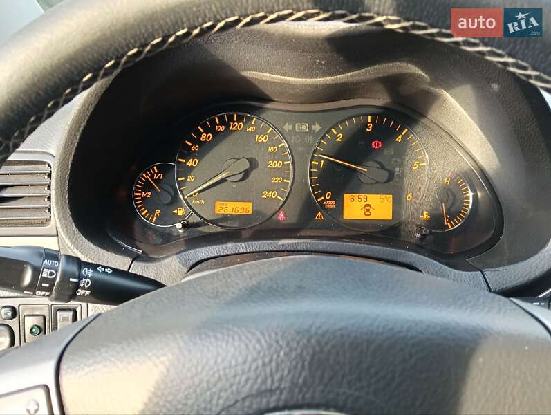 Универсал Toyota Avensis 2006 в Тернополе