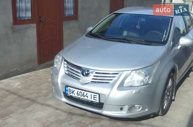 Універсал Toyota Avensis 2008 в Рівному