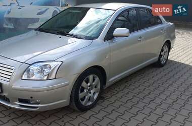 Седан Toyota Avensis 2004 в Косове