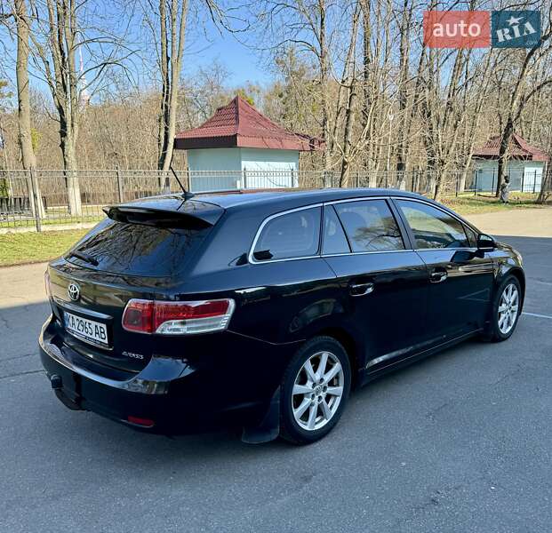 Toyota Avensis 2011
