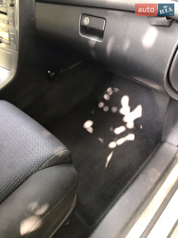 Универсал Toyota Avensis 2008 в Гайвороне