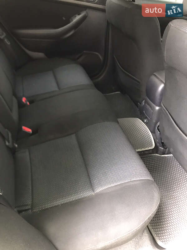 Универсал Toyota Avensis 2008 в Гайвороне