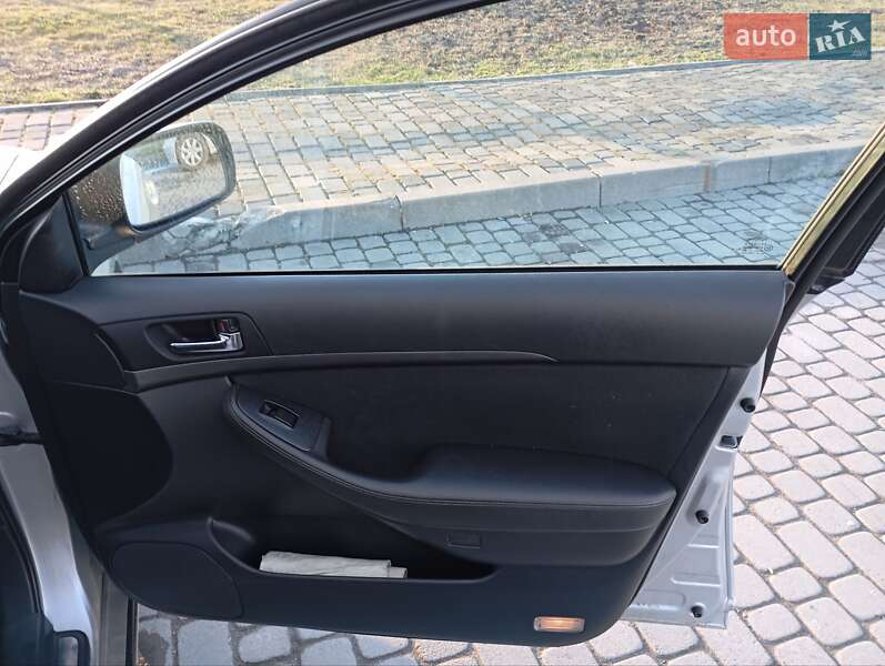 Універсал Toyota Avensis 2006 в Львові