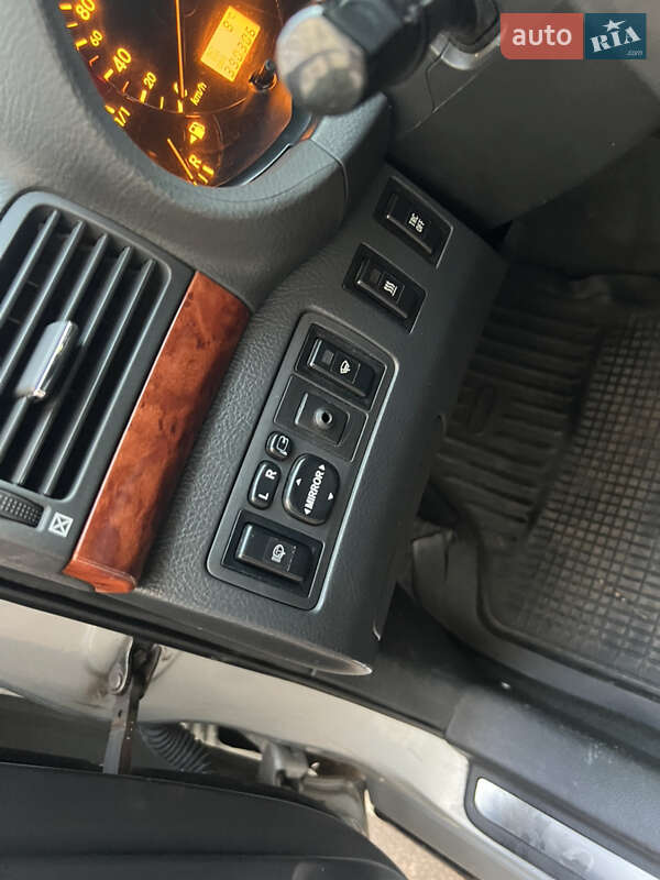 Седан Toyota Avensis 2005 в Одессе