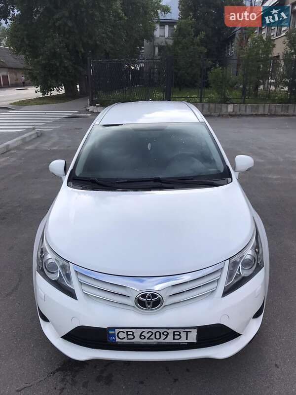 Універсал Toyota Avensis 2012 в Чернігові